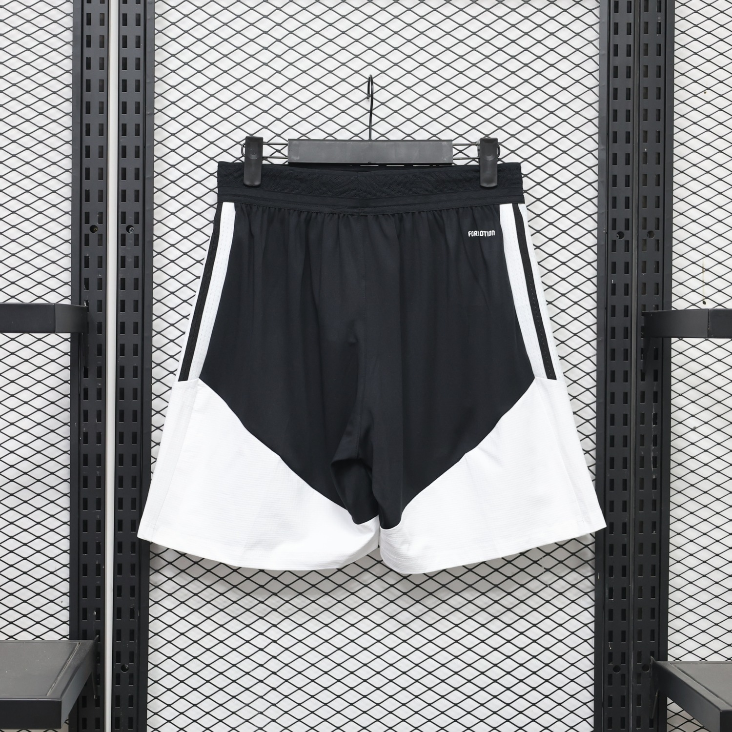 Liver.pool 26-27 Black White Shorts - Player Version - UnitedFutballJersey