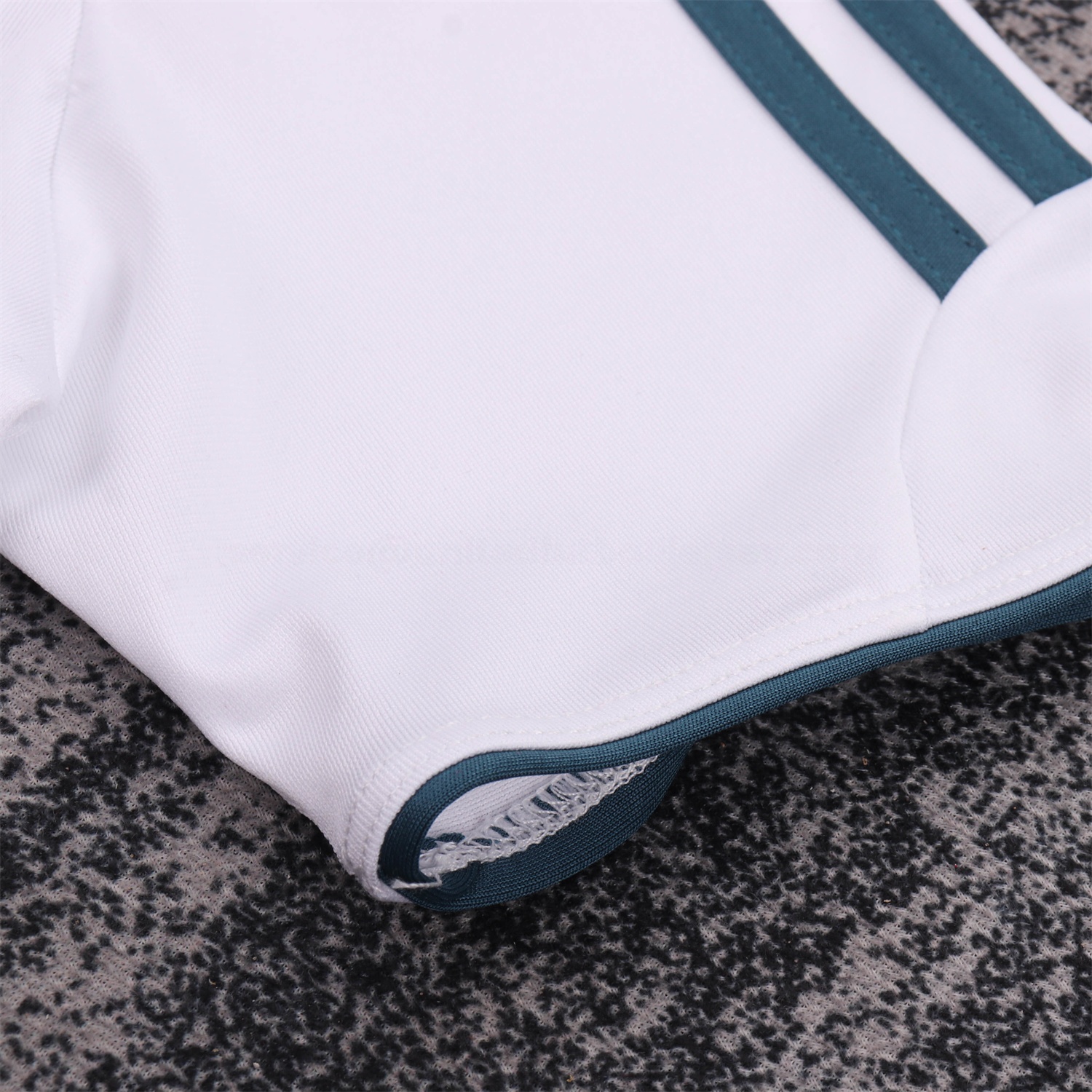 Retro Liver.pool 2006-08 Away Kids Kit - UnitedFutballJersey