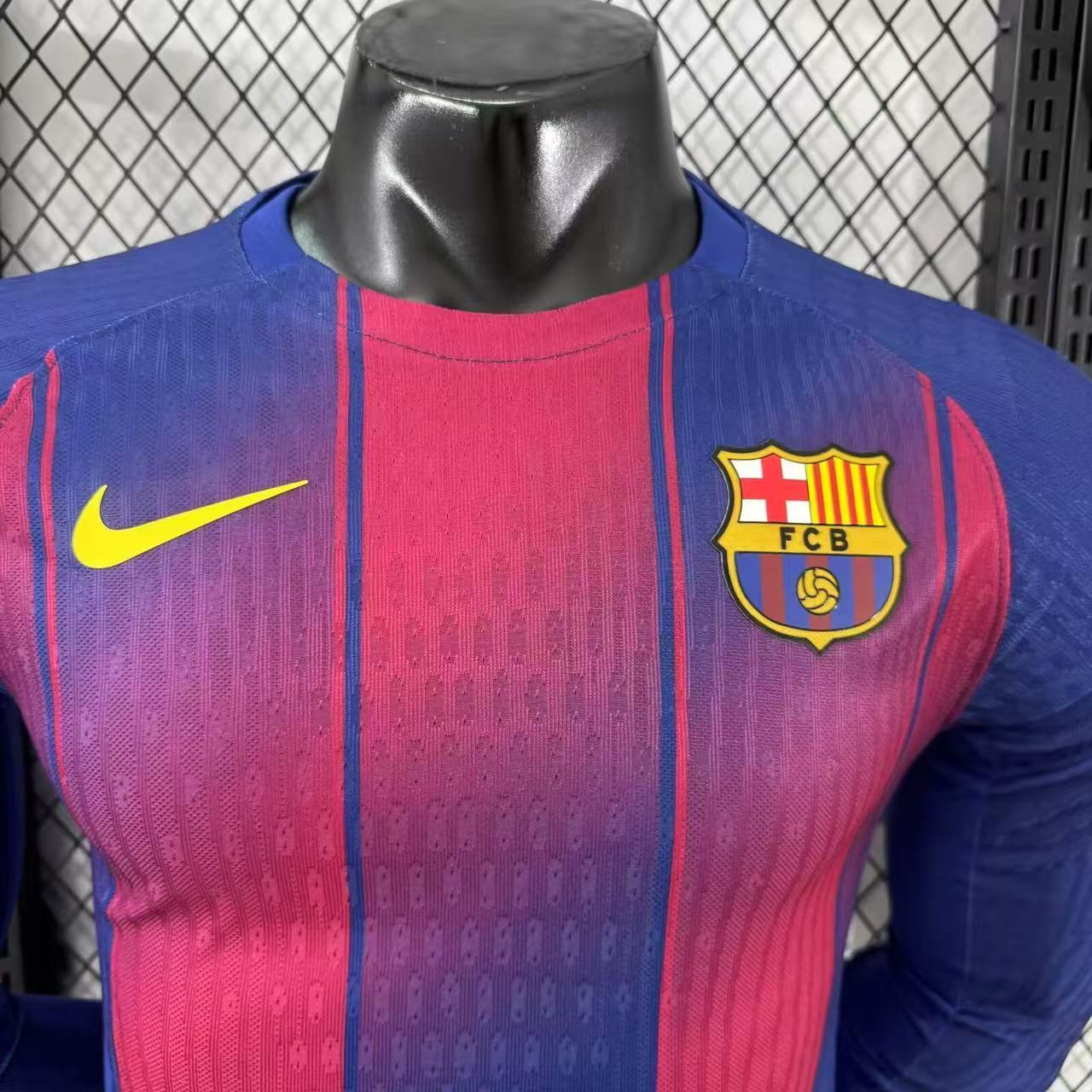 2025/2026 Long Sleeve Player Version Barcelona Home No Ads Football Jersey 1:1 Thai Quality