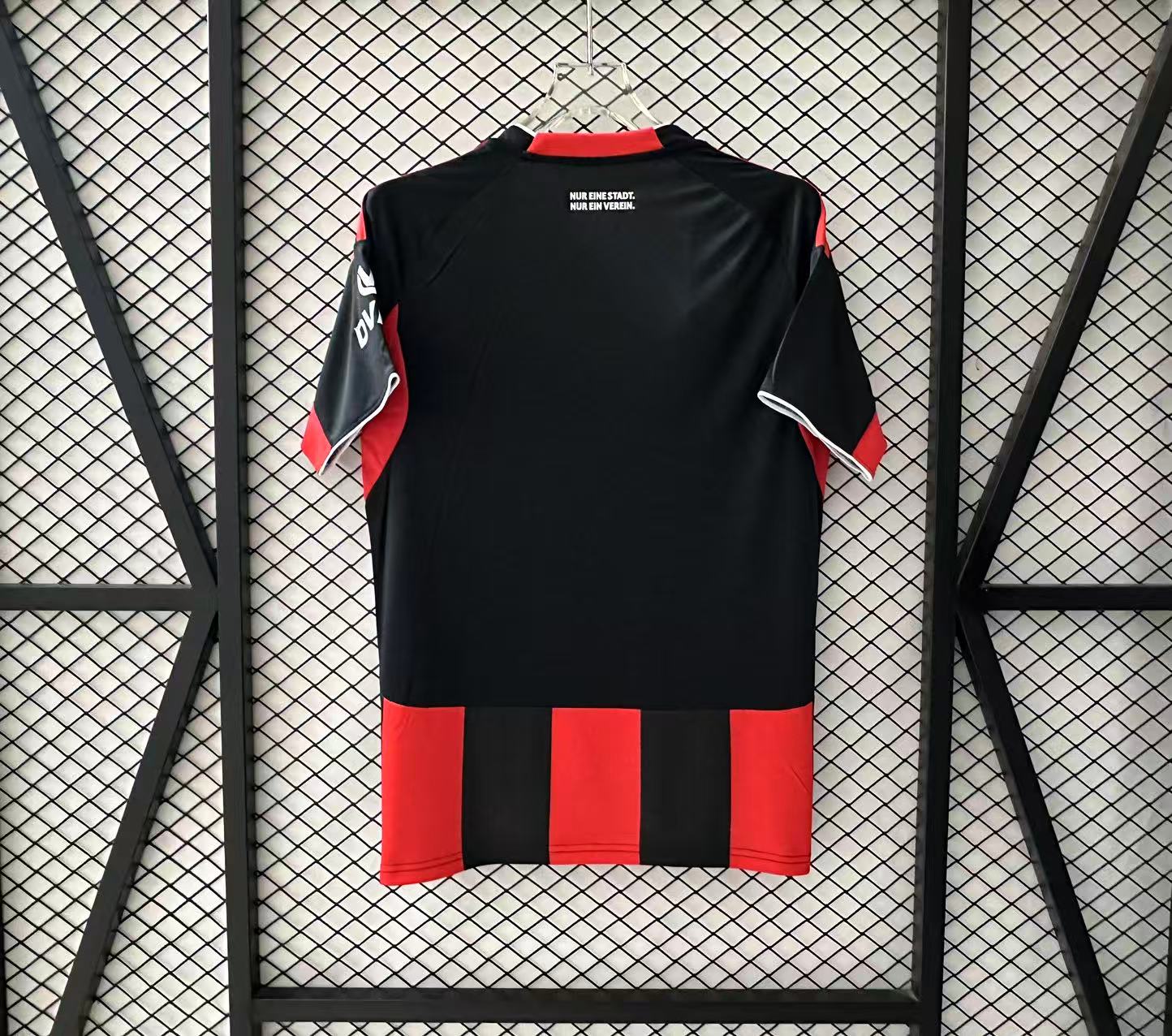 2025/2026 Frankfurt Home Football Jersey 1:1 Thai quality