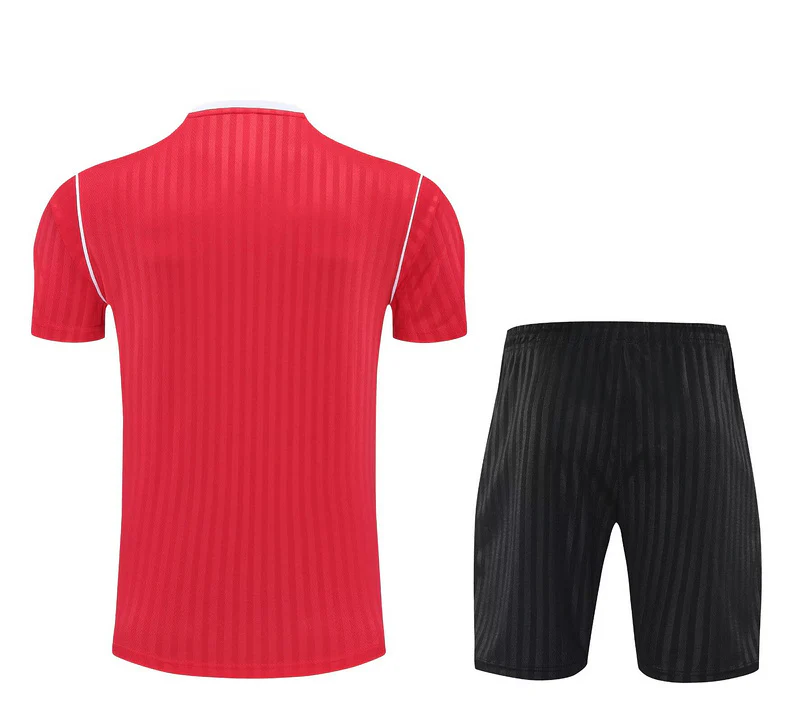 Manchester United Retro Red Training Set