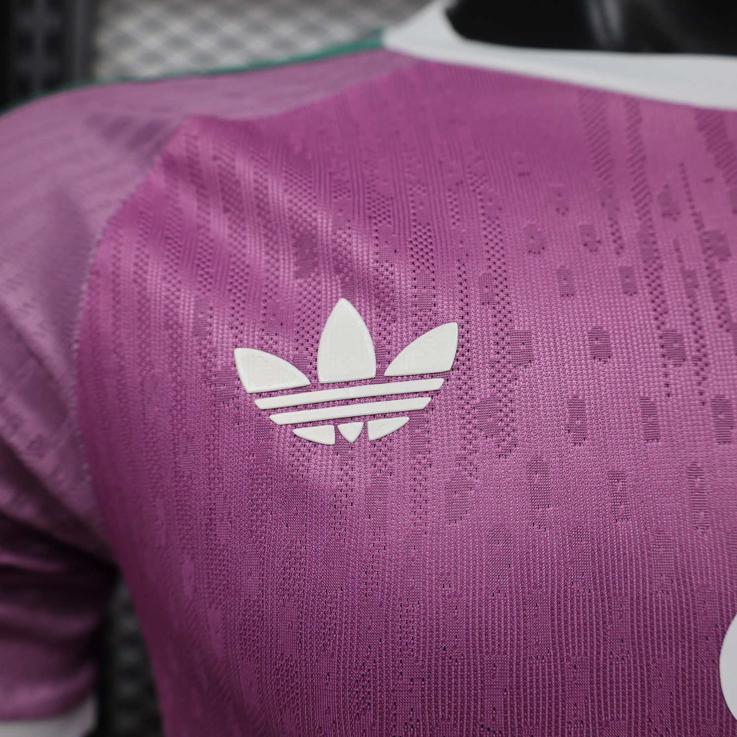 Manchester United 26-27 Terrace Icon Retro Casual Style Pink Jersey - Player Version - UnitedFutballJersey