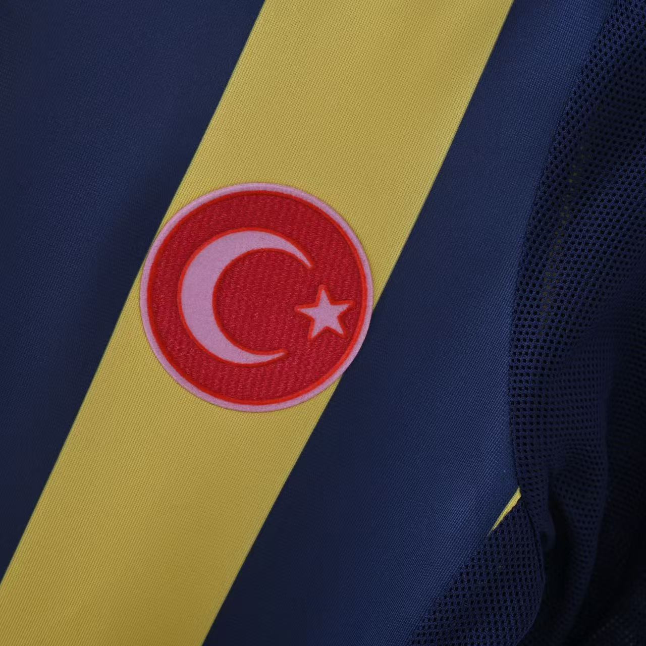 2005/2006 Retro Fenerbahce Home Football Shirt 1:1 Thai Quality