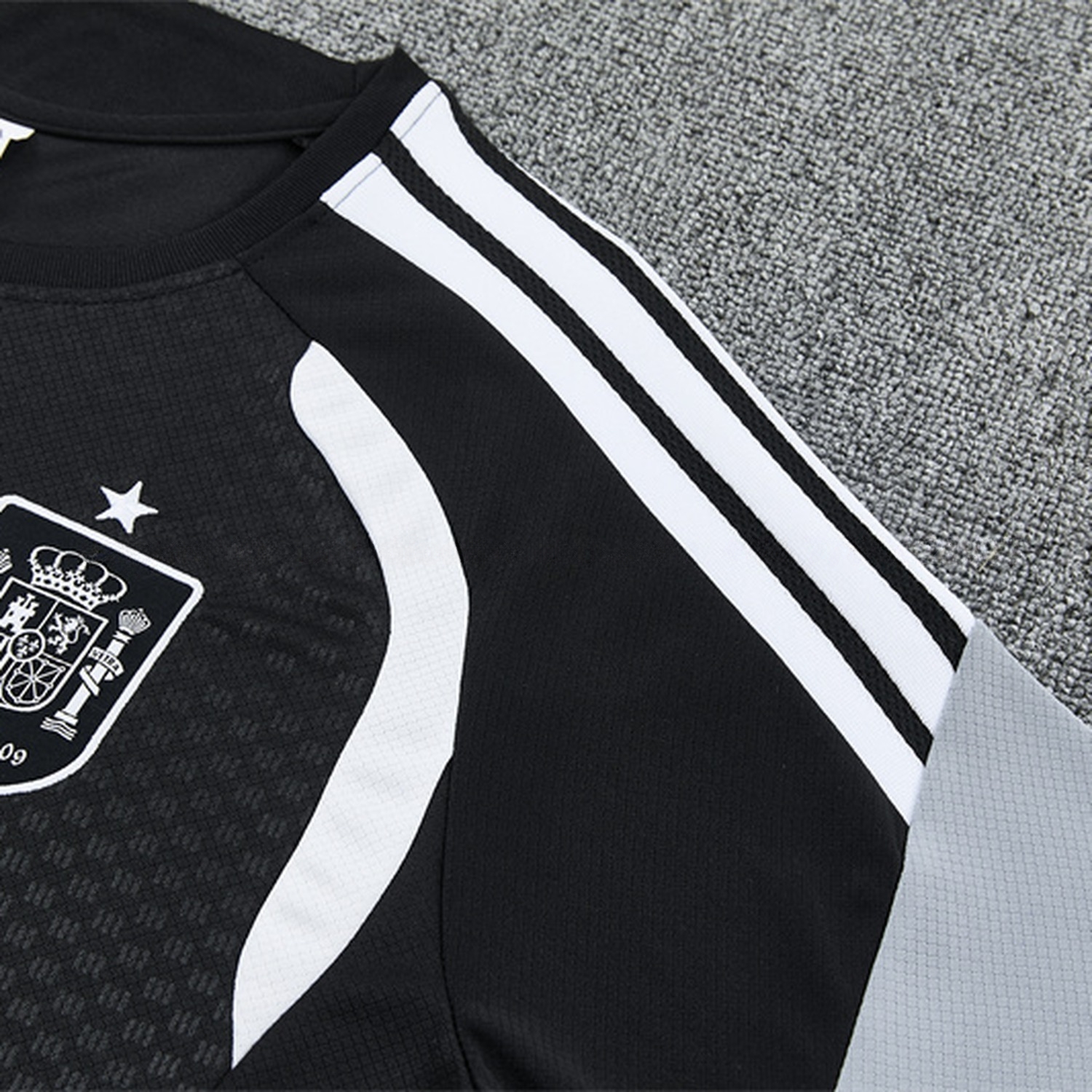Spain 2026 Short-Sleeve Training Set - Black Top & Black Shorts - UnitedFutballJersey