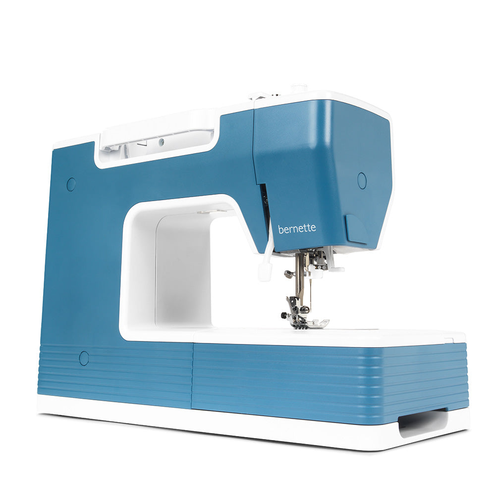 bernette 05 ACADEMY - Robust Mechanical Sewing Machine with 30 Essential Stitches - Joann Fabrics