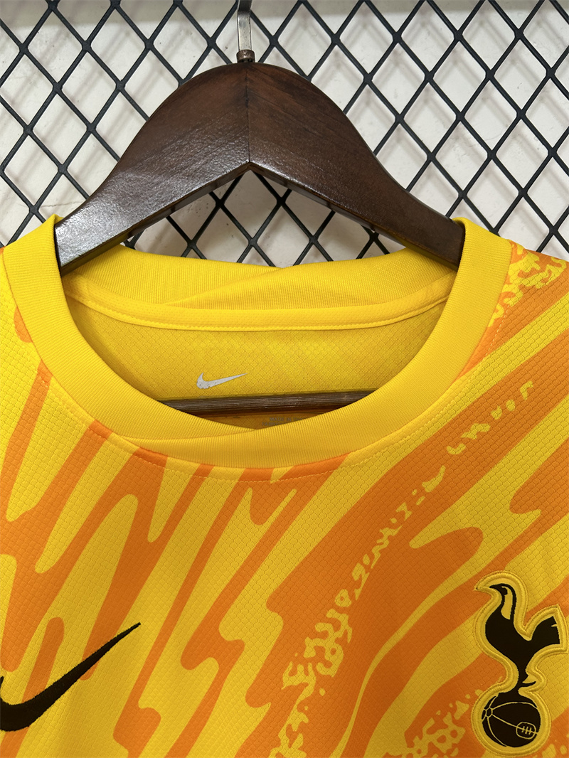 2024/2025 Tottenham Goalkeeper Football Shirt 1:1 Thai Quality