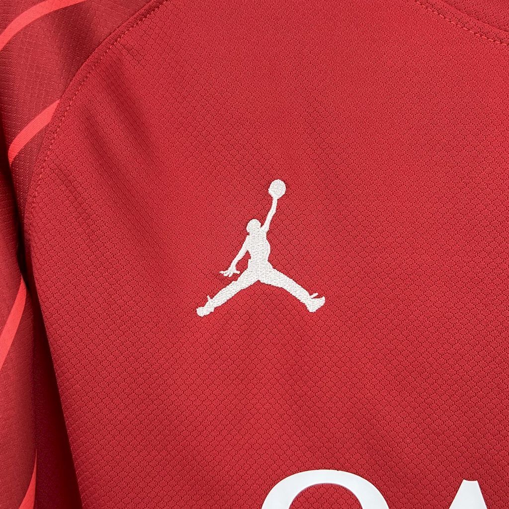 2025/2026 Long Sleeves Paris Saint-Germain red goalkeeper Football Jersey 1:1 Thai quality