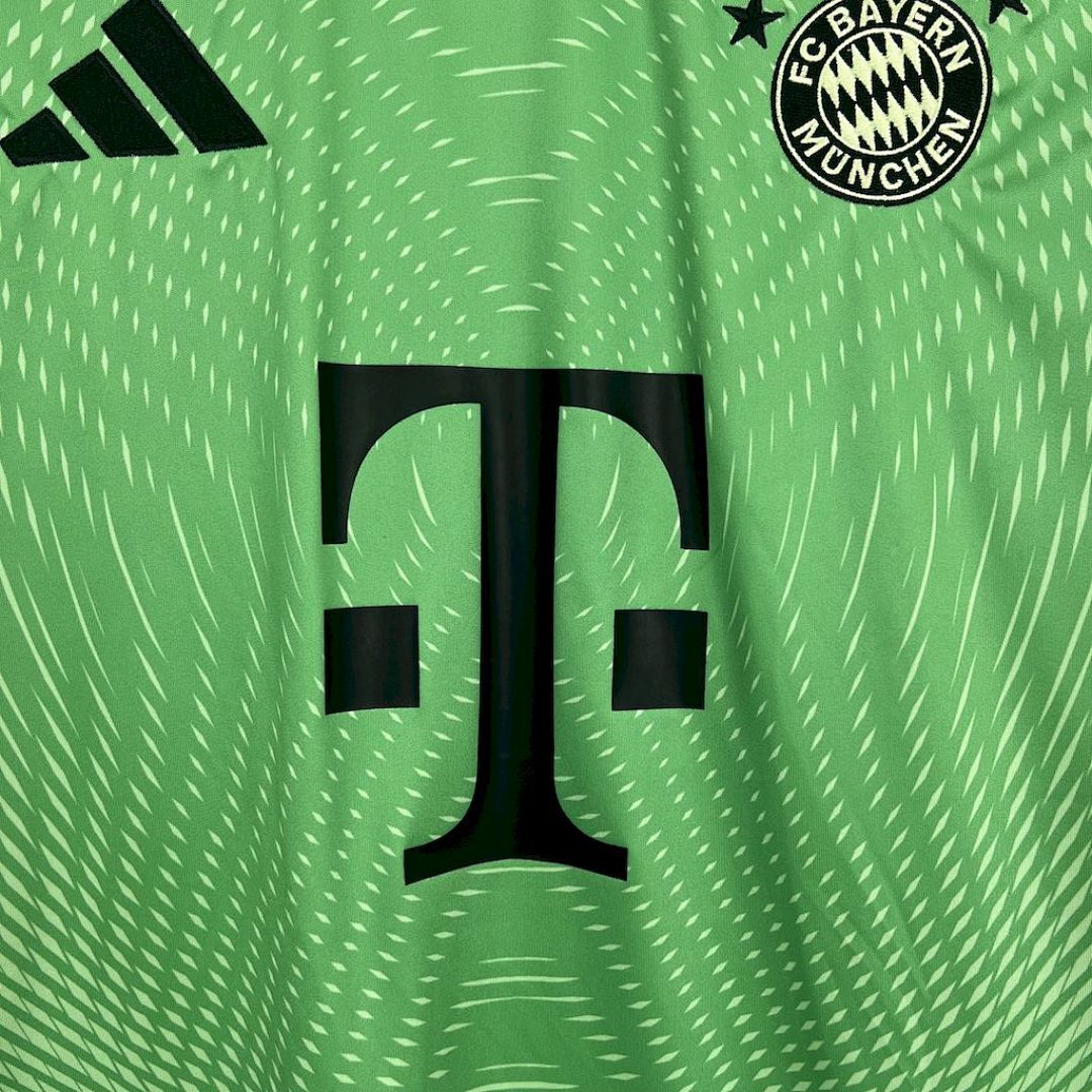 2025/2026 Bayern Munich Training Football Jersey 1:1 Thai Quality