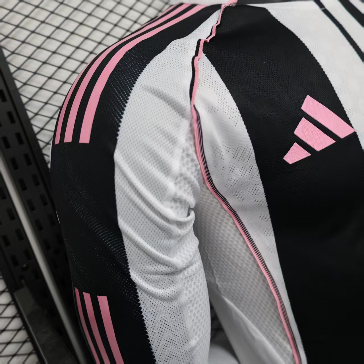 2025/2026 Long Sleeve Player Version Juventus Home Football Shirt 1:1 Thai Quality