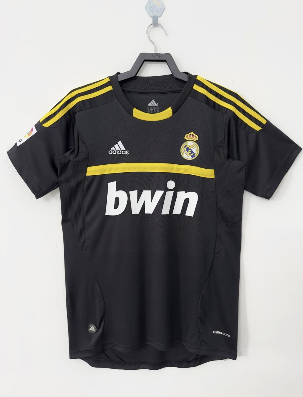 2011/2012 Retro Real Madrid Goalkeeper Football Jersey 1:1 Thai Quality