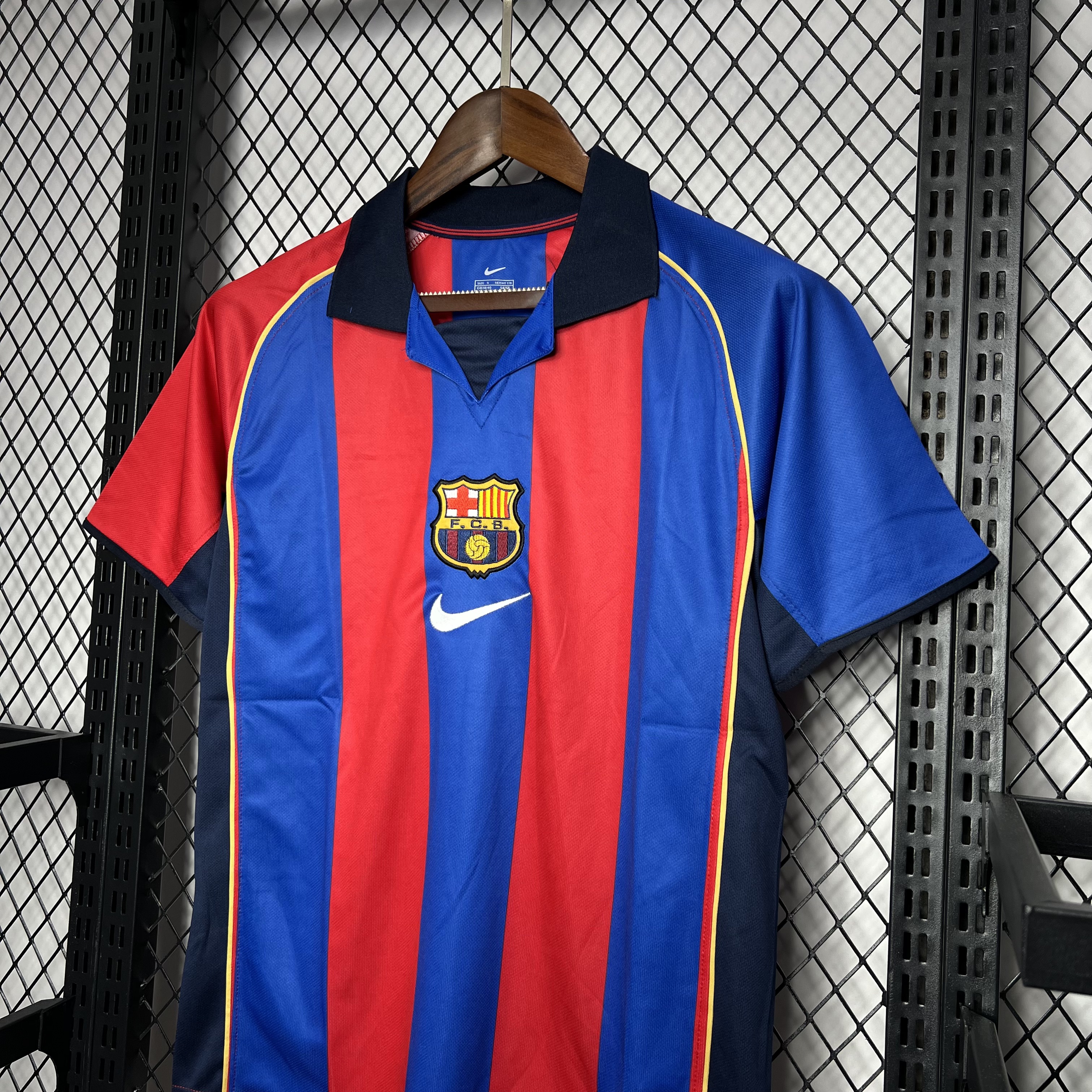 2004/2005 Retro Barcelona Home Football Shirt 1:1 Thai Quality