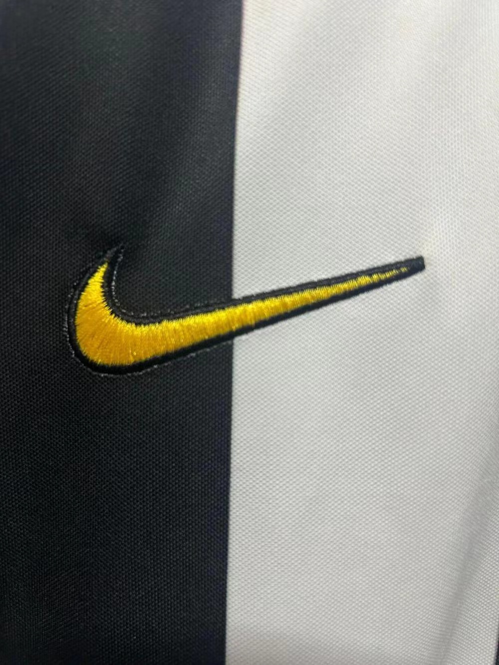 2004/2005 Retro Juventus Home Soccer Jersey 1:1 Thai Quality