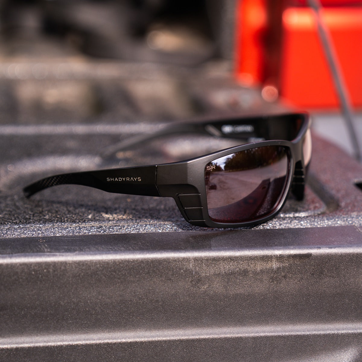 Capitan Elite – Black Slate Low-Light
