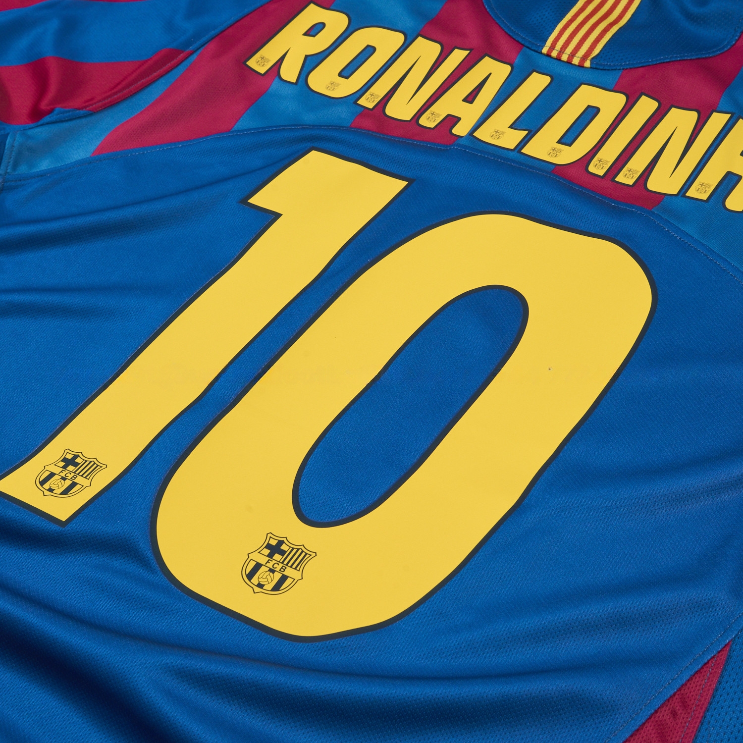 Retro Barcelona 05-06 Home Jersey - UnitedFutballJersey