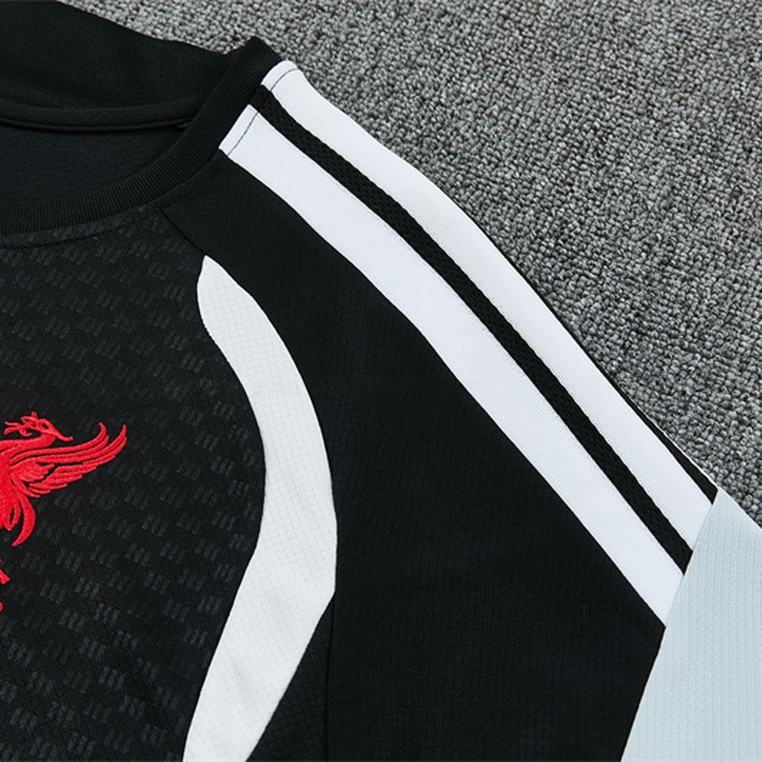 Liver.pool 26-27 Kids Short-Sleeve Training Set - Black Top & Black Shorts - UnitedFutballJersey