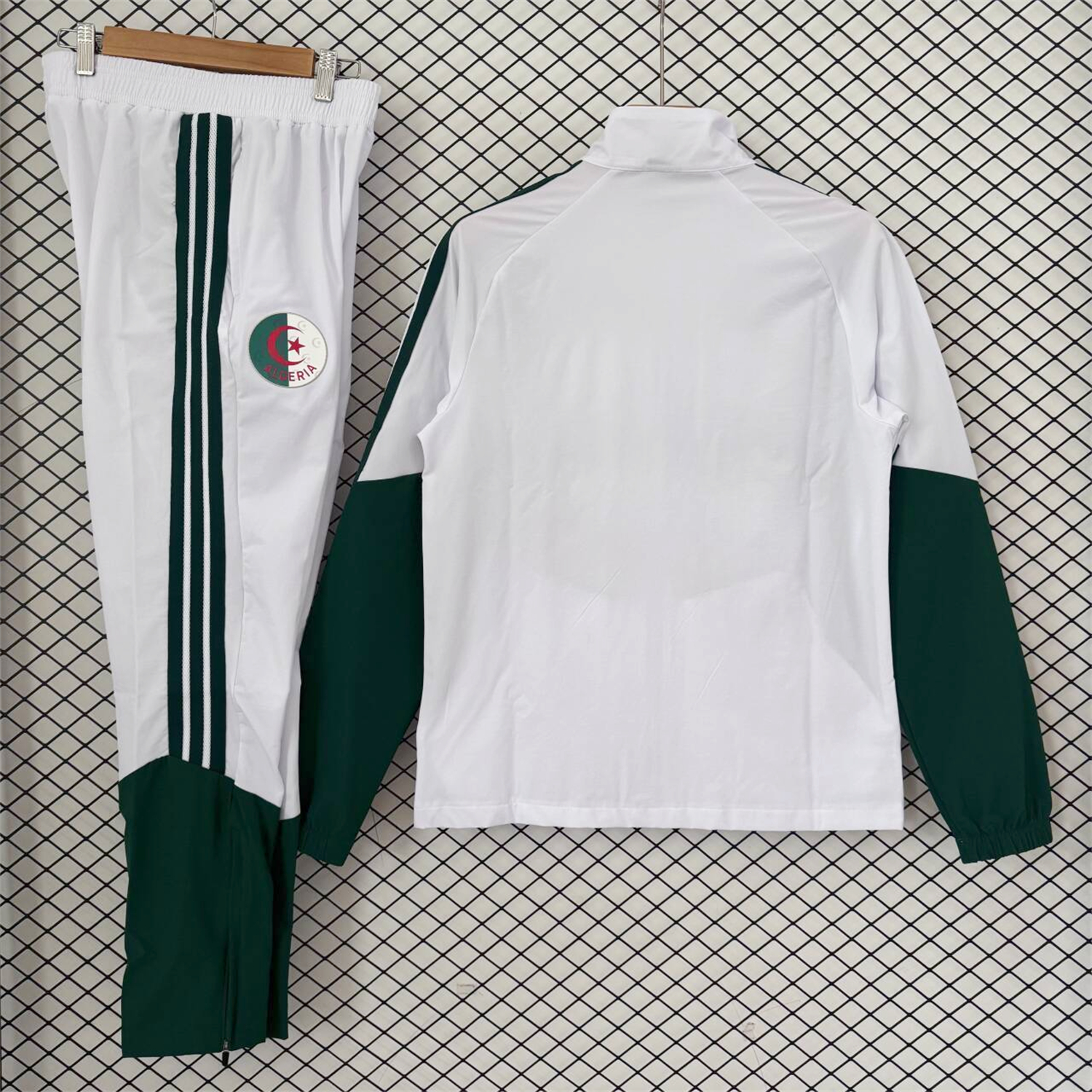 Algeria 25-26 Windbreaker Training Set - White With Black Top and Pants - UnitedFutballJersey