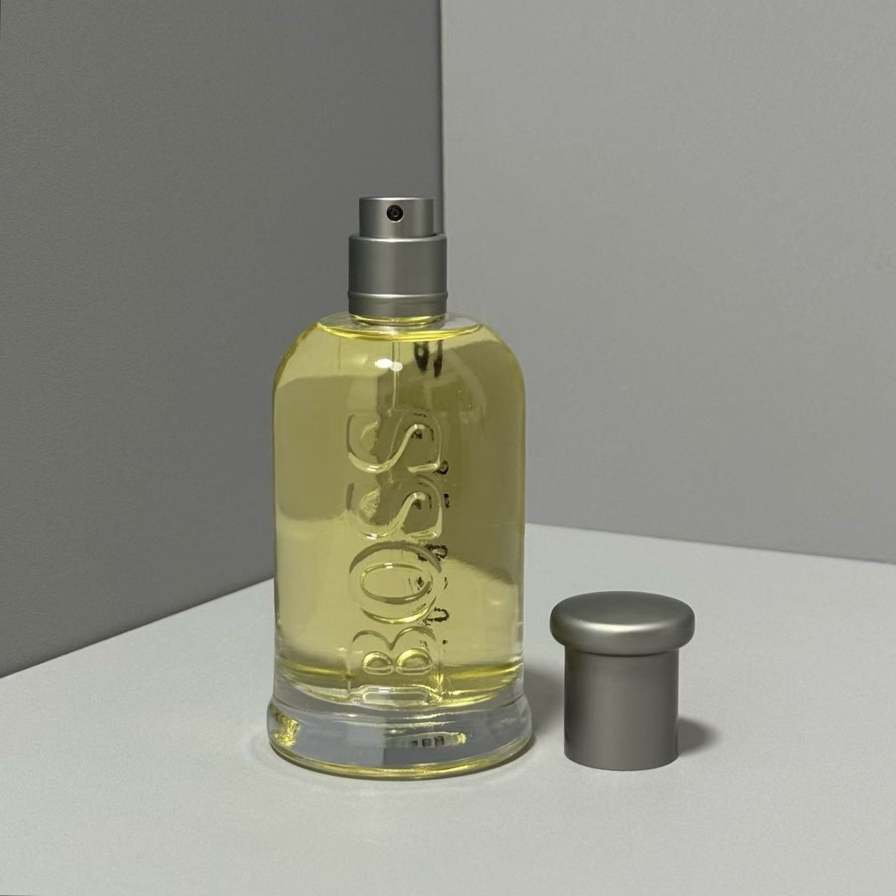 Hugo Boss Bottled Confident Men's Eau de Toilette 100ml | Classic Business, Long-Lasting Fragrance, Top Choice for Gifting