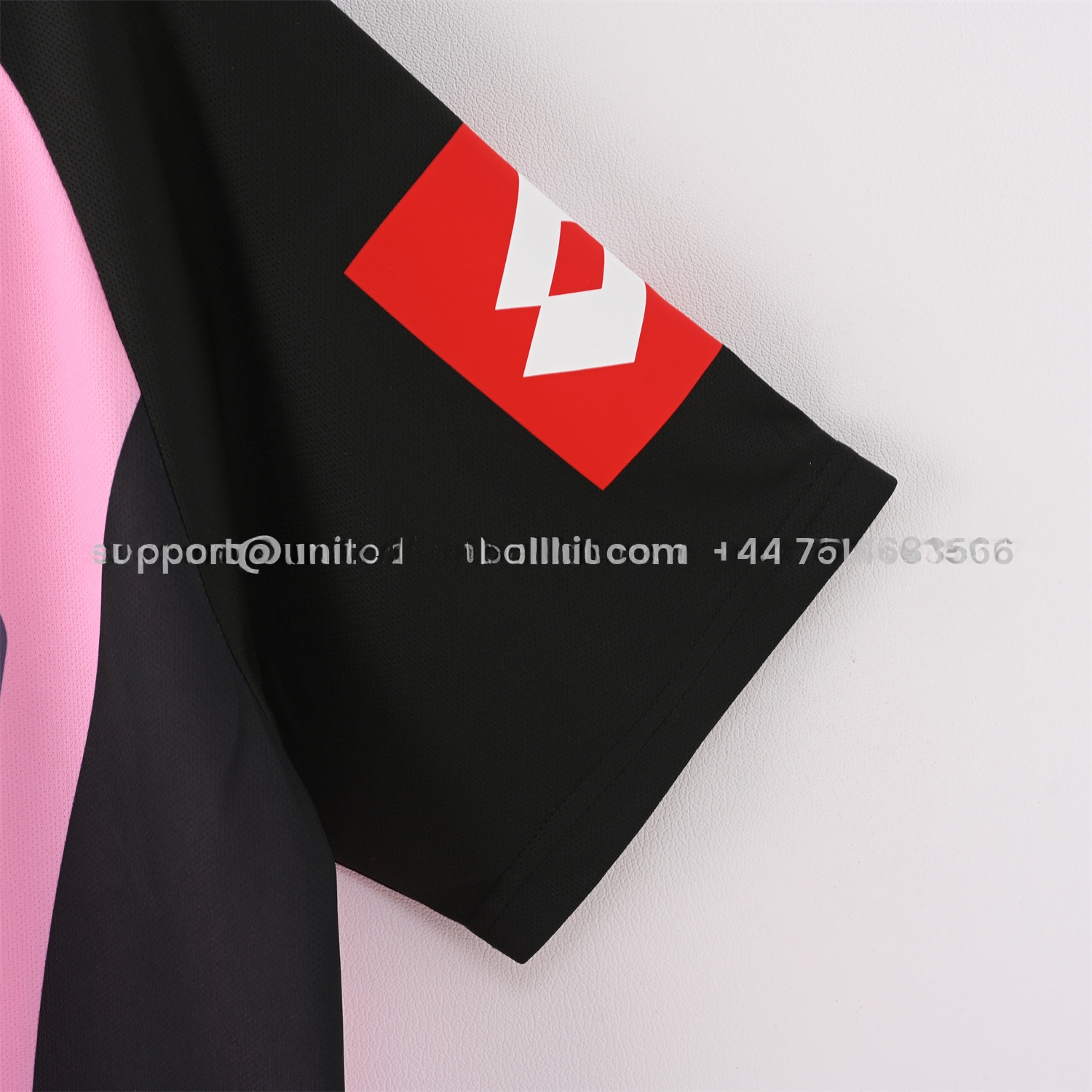 Retro Juventus 2002-03 Pink Goalkeeper Jersey - UnitedFutballJersey