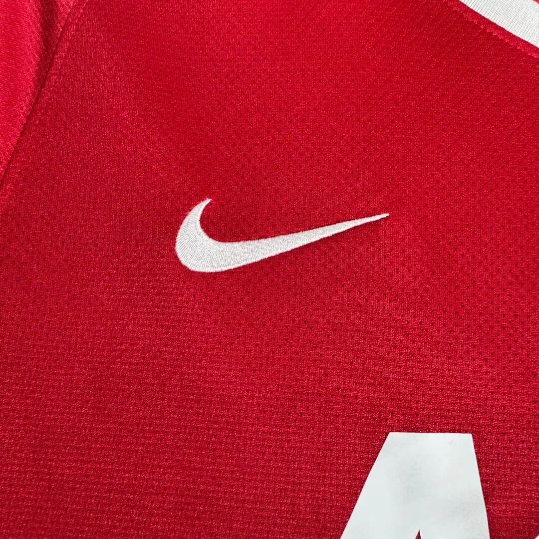 2010/2011 Retro Manchester United Home Football Shirt 1:1 Thai Quality