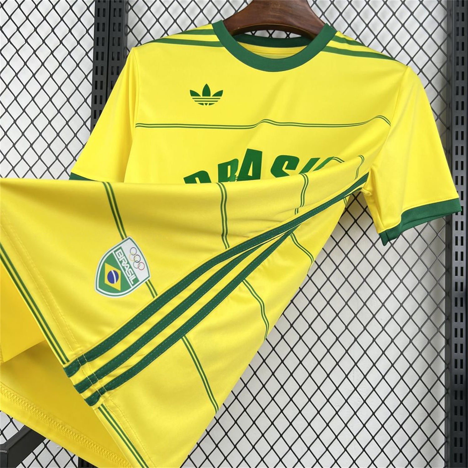 Retro Brazil 1984 Home Jersey - Fans Version - UnitedFutballJersey