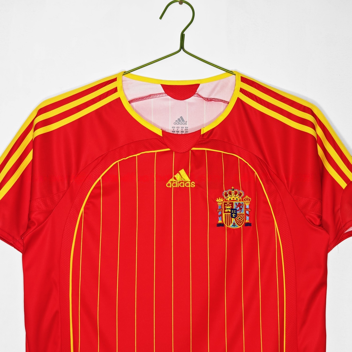 Retro Spain 2006 Home Jersey - UnitedFutballJersey