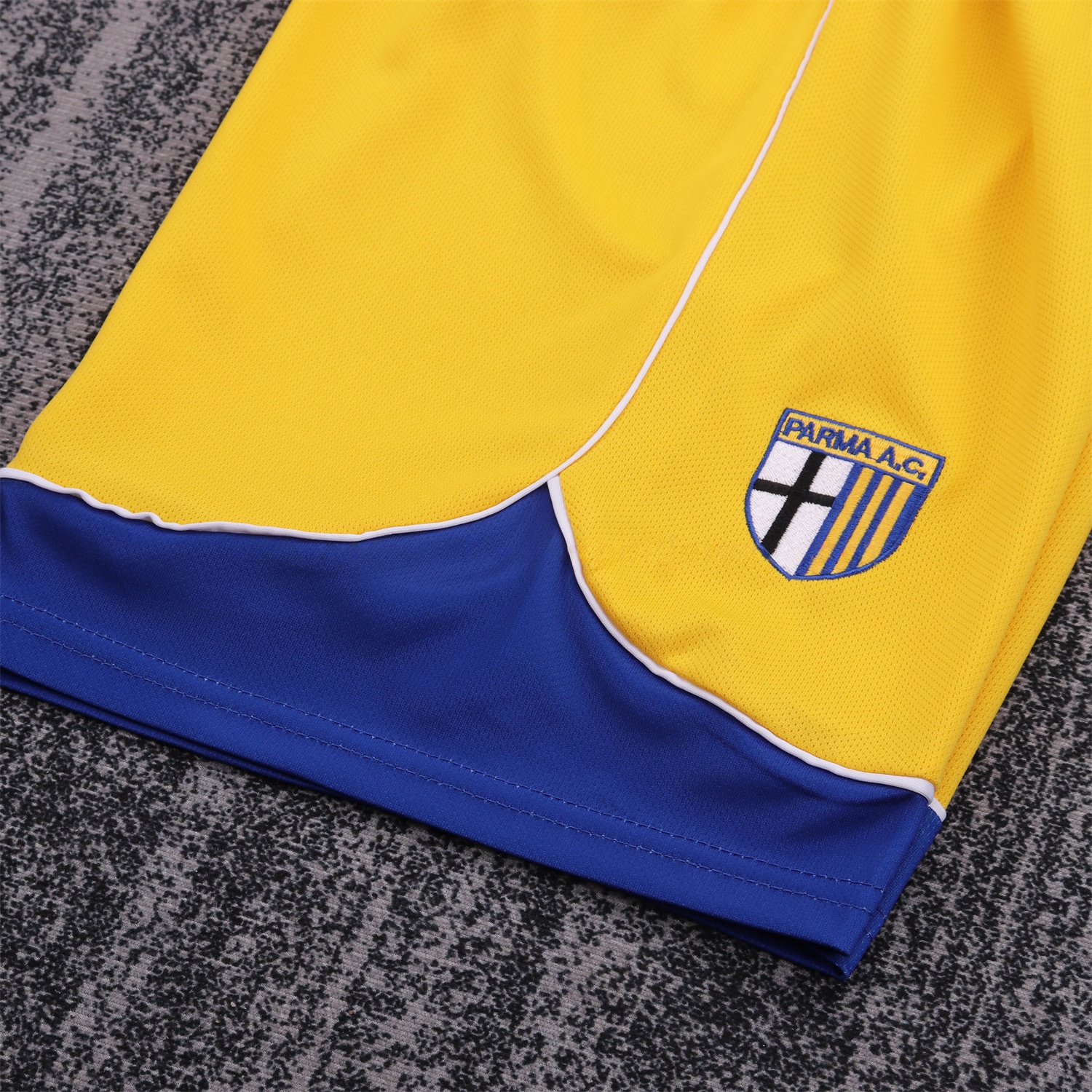 Retro Parma 1998-99 Home Kids Kit - UnitedFutballJersey