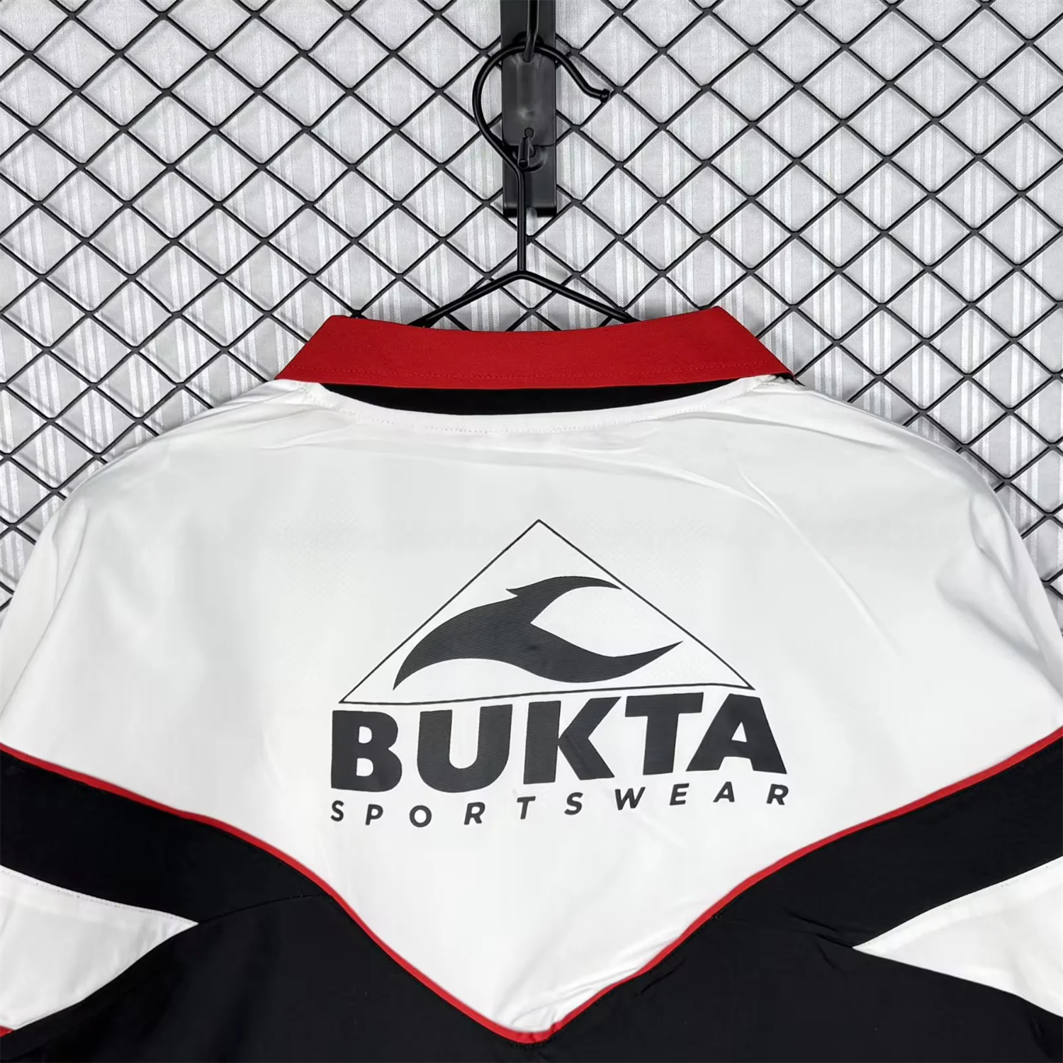 Retro Sevilla FC 1992-93 Home Windbreaker Jacket - Black And Red - UnitedFutballJersey