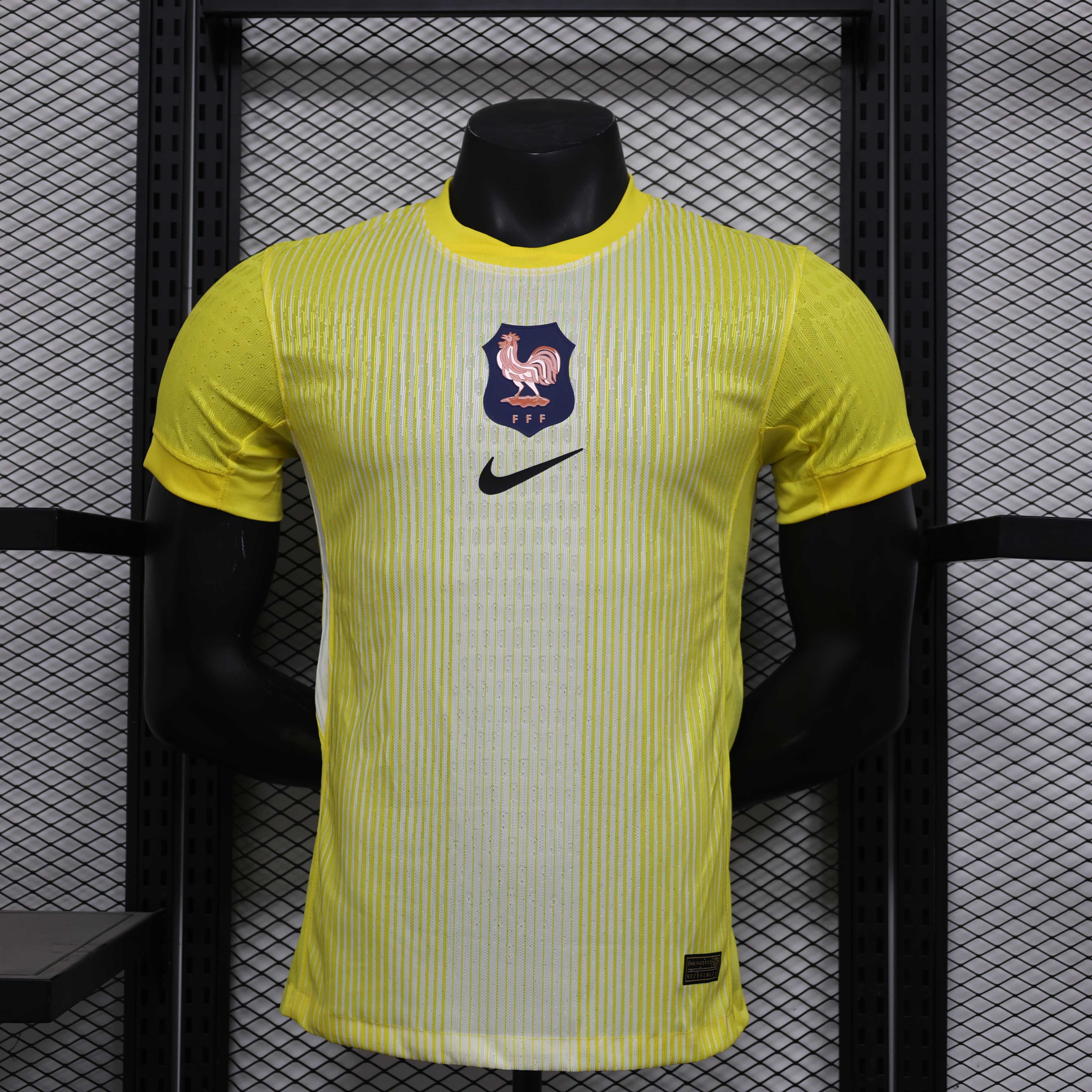 2025-2026 Player Version France Goalkeeper Soccer Jersey 1:1 Thai Quality
