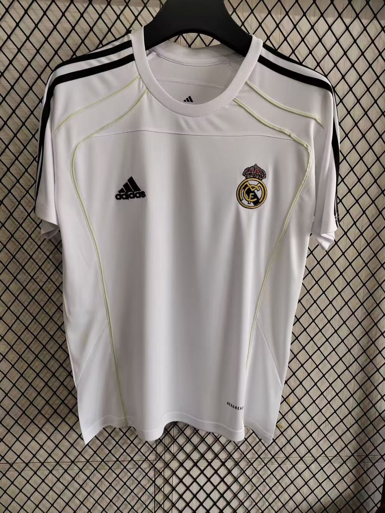 2025/2026 Real Madrid Crewneck T-shirt white Football Jersey 1:1 Thai Quality