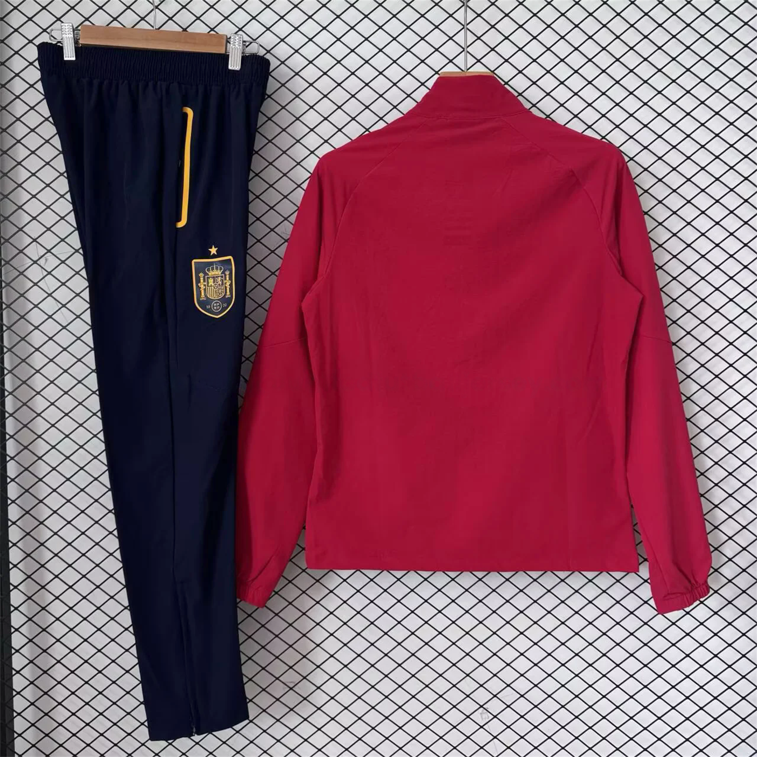 Spain 2026 Windbreaker Training Set - Red Top and Black Pants - UnitedFutballJersey