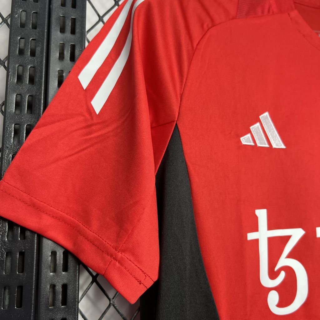 2024/2025 Manchester United Red Pre-match training Jersey 1:1 Thai Quality