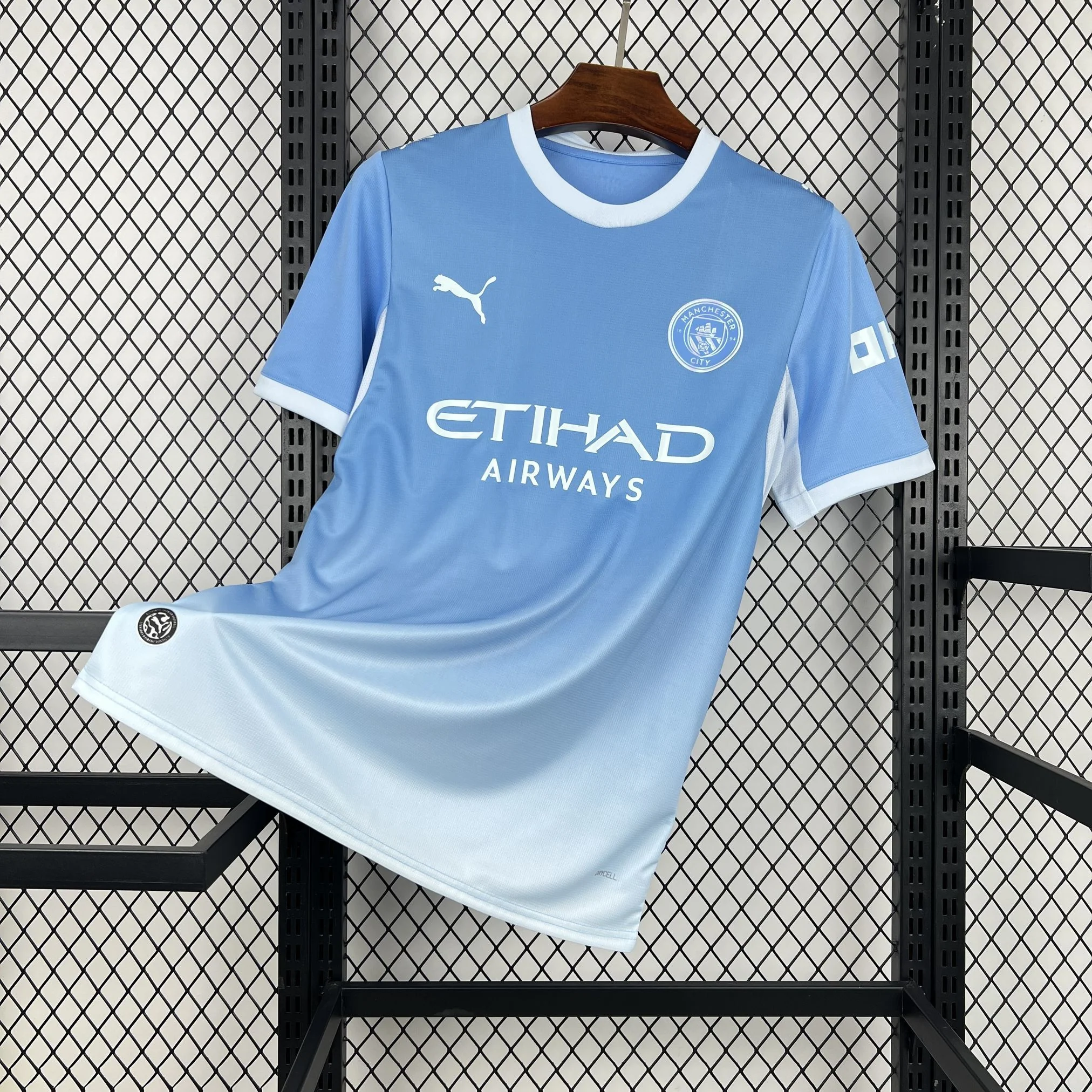 THJORE Manchester City short-sleeve home shirt with a white round collar and pale hem