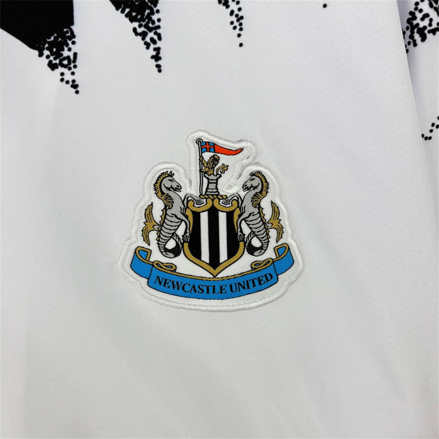 Newcastle United 26-27 Track Windbreaker Jacket - White - UnitedFutballJersey