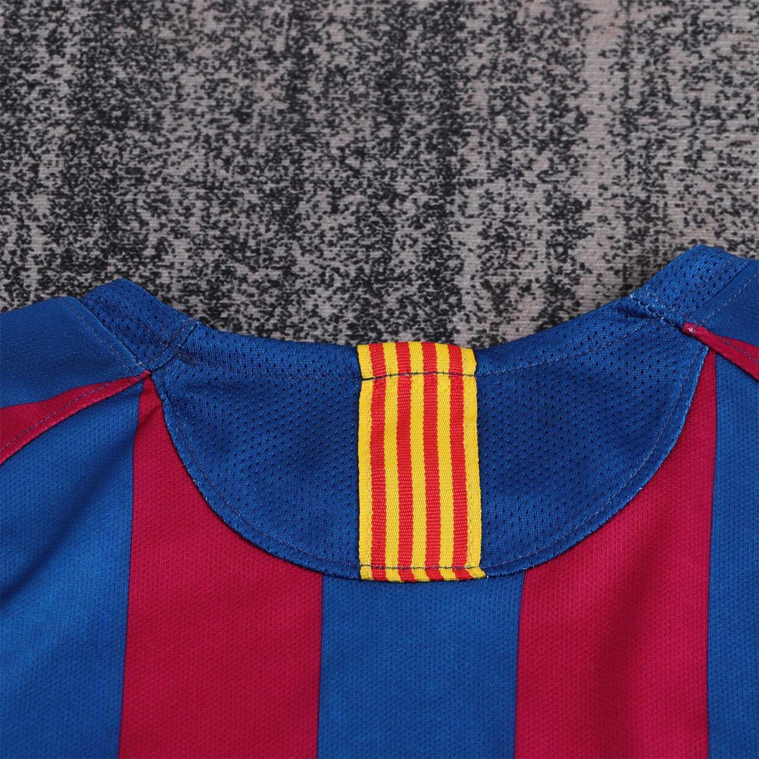 Retro Barcelona 2005-06 Home Stadium Kids Kit - Champions League Version - UnitedFutballJersey