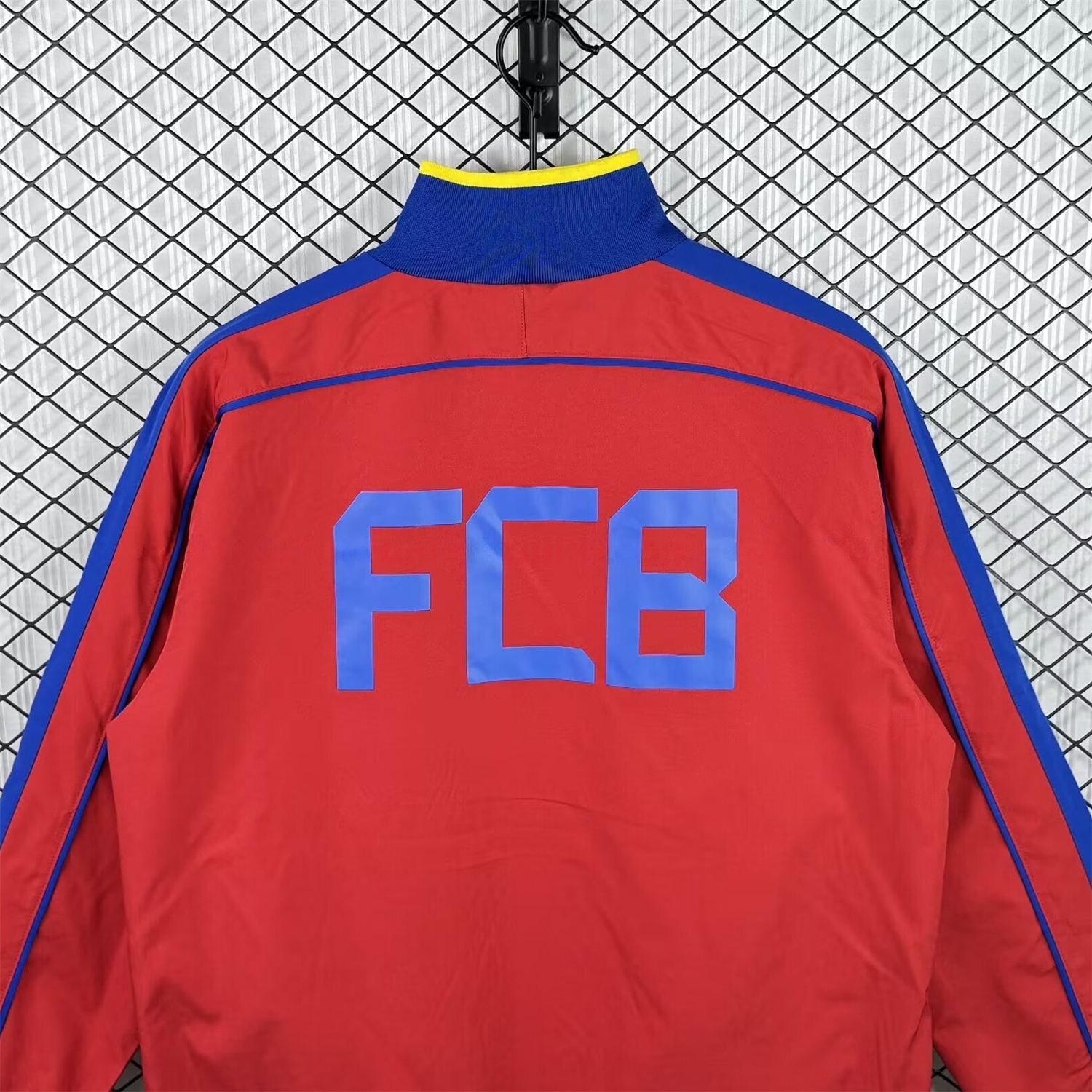 Retro Barcelona 2010-11 Windbreaker Jacket - Red - UnitedFutballJersey