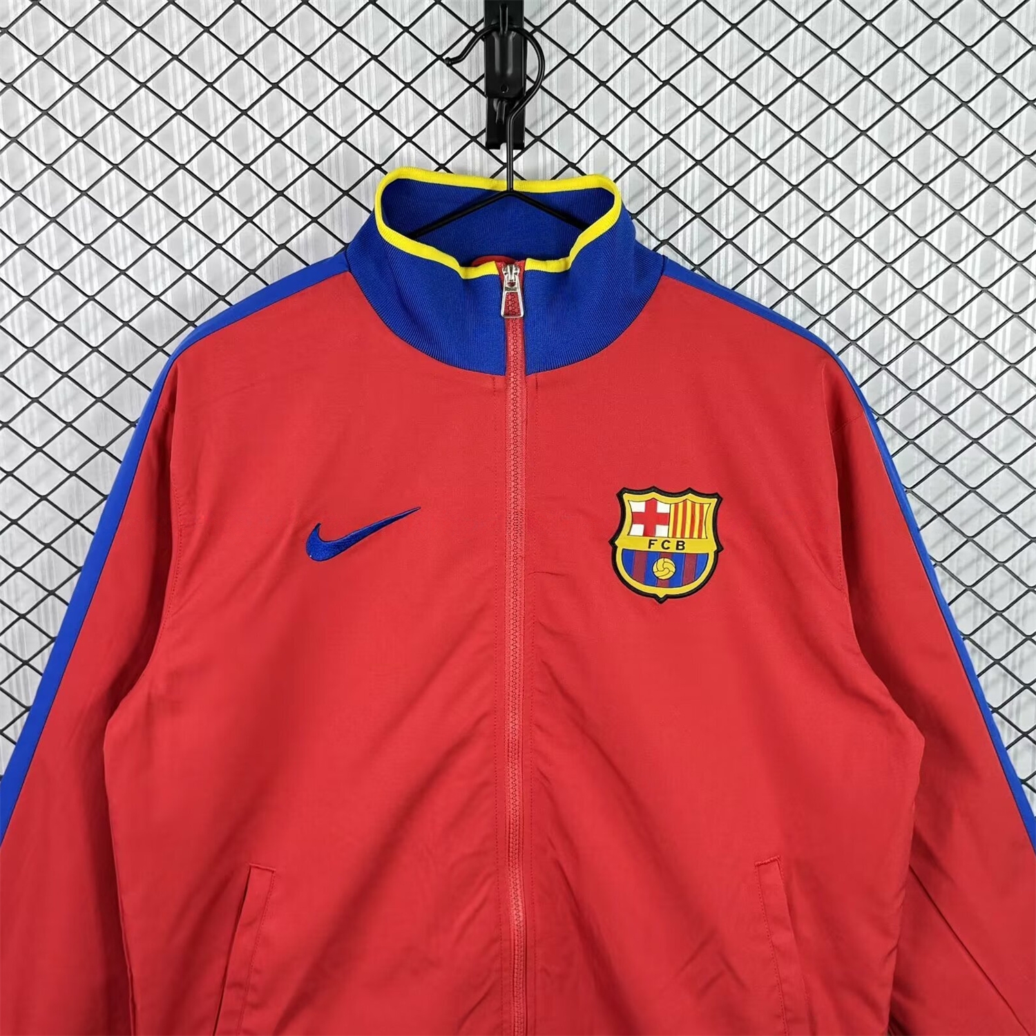 Retro Barcelona 2010-11 Windbreaker Jacket - Red - UnitedFutballJersey