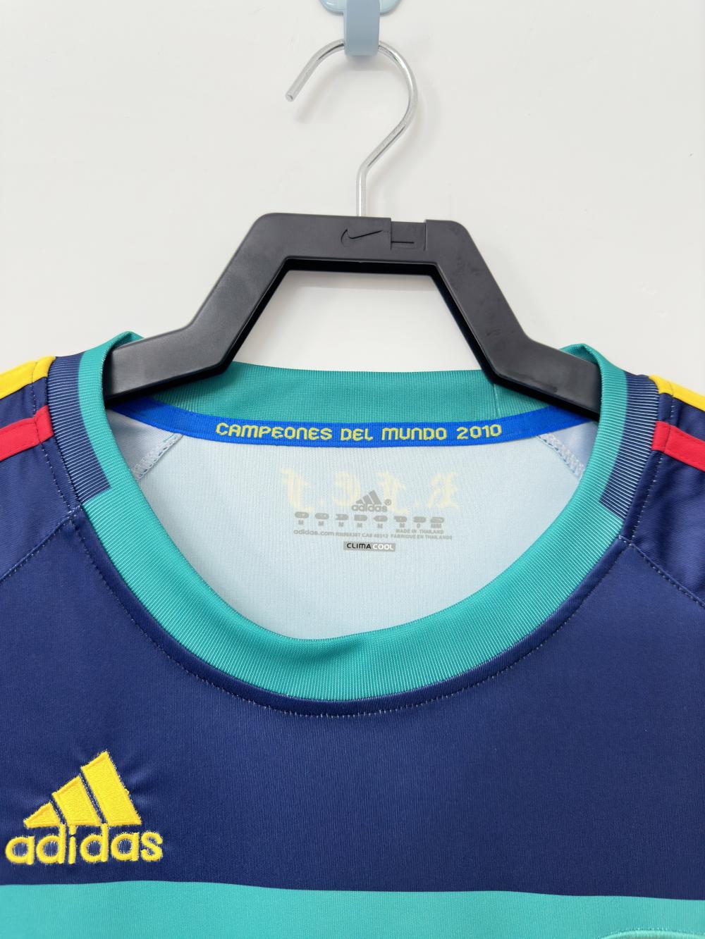 2010 Retro Spain Goalkeeper Soccer Shirt 1:1 Thai Quality