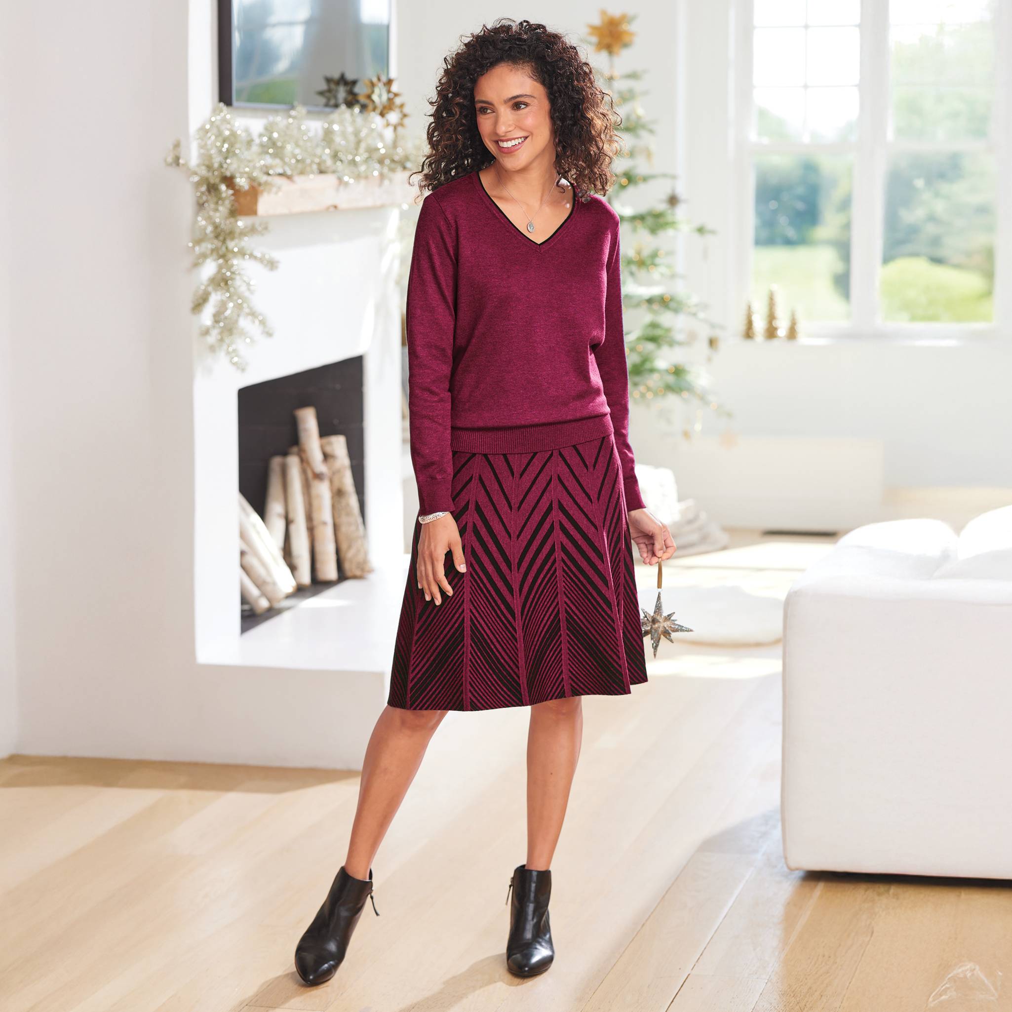 Fine-Gauge V-Neck Sweater, Black Tipping, Long Sleeves - Northstyle Catalog