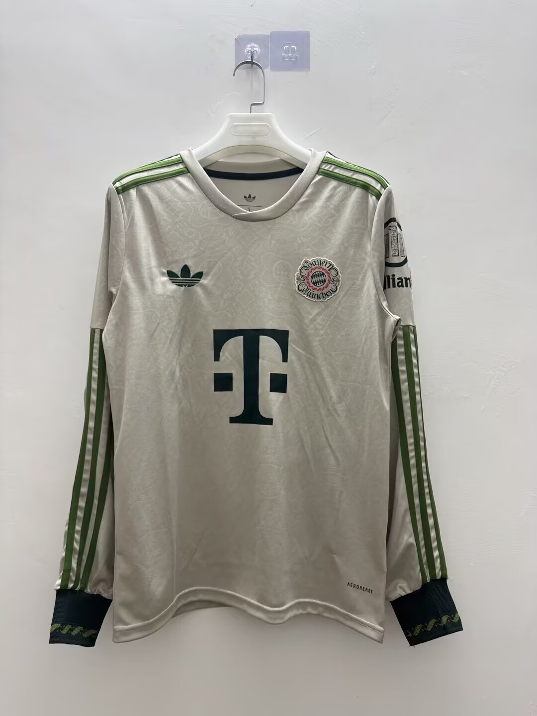 2025/2026 Long Sleeves Bayern Munich Oktoberfest Football Jersey 1:1 Thai Quality