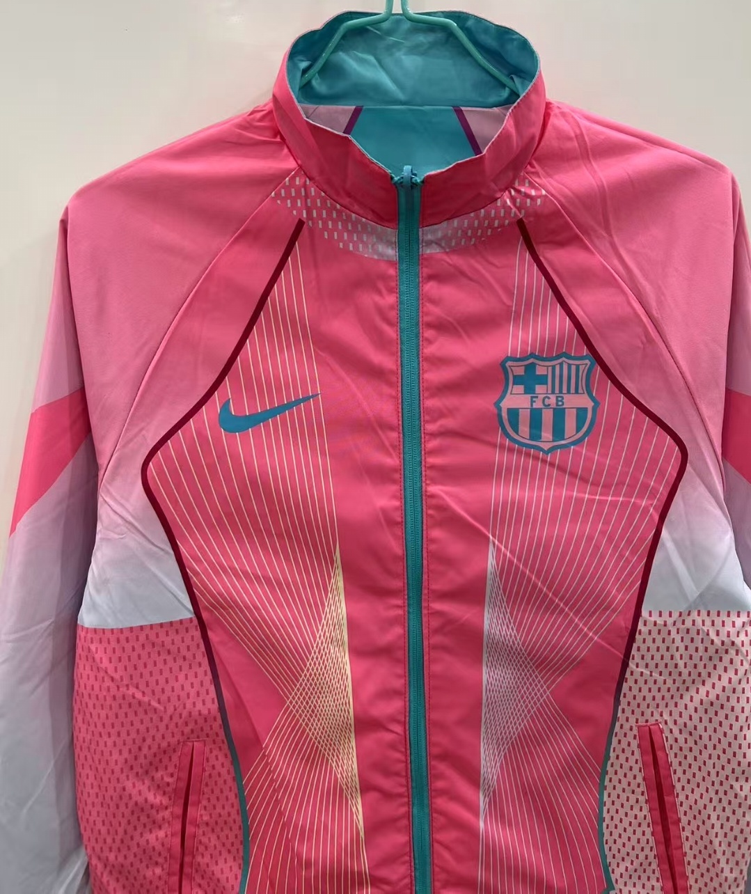 2025/2026 Barcelona Reversible Windbreaker blue and pink Soccer Jersey 1:1 Thai Quality