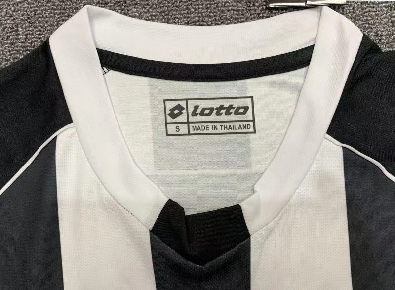 2002/2003 Retro Juventus Home Soccer Jersey 1:1 Thai Quality