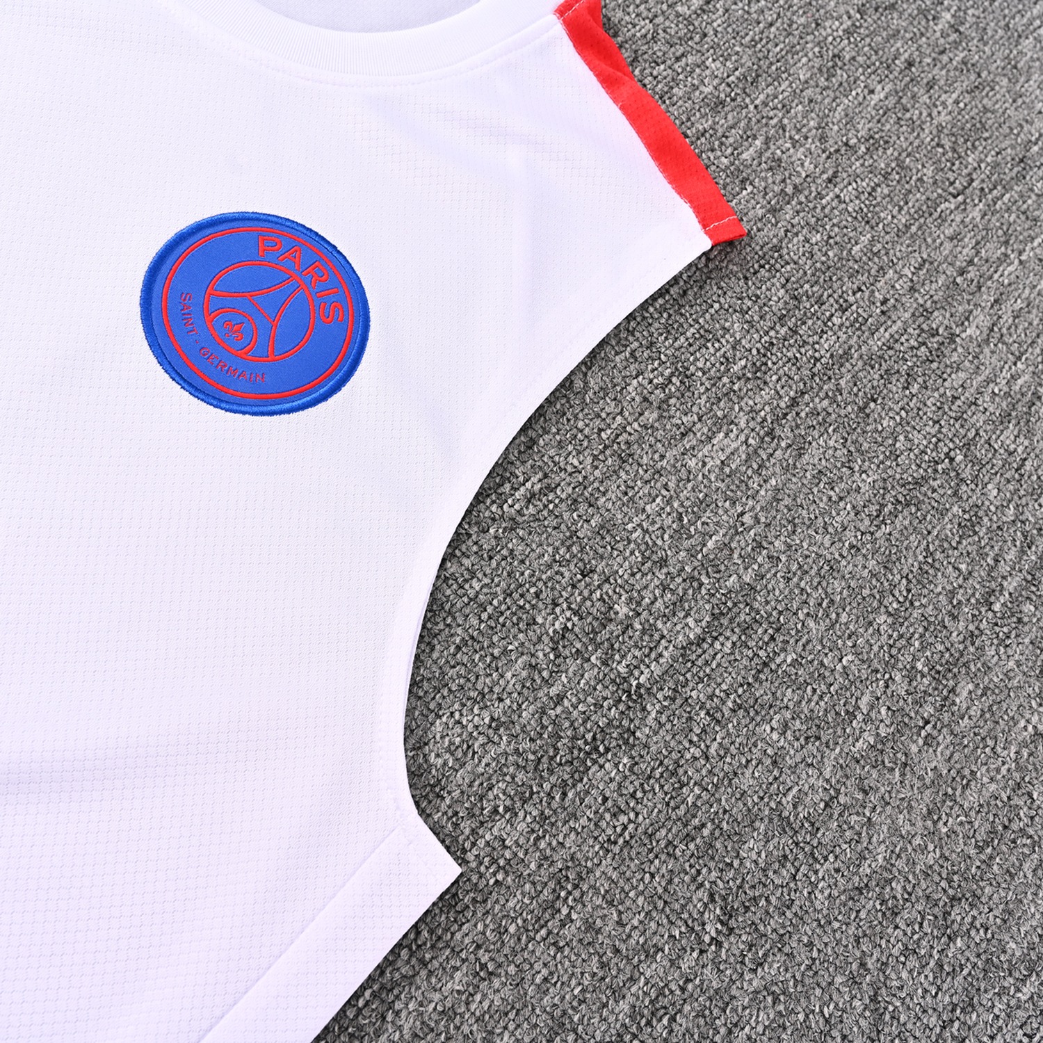Paris Saint-Germain PSG 26-27 Vest Training Set - White With Red Accents Vest and Black Shorts - UnitedFutballJersey