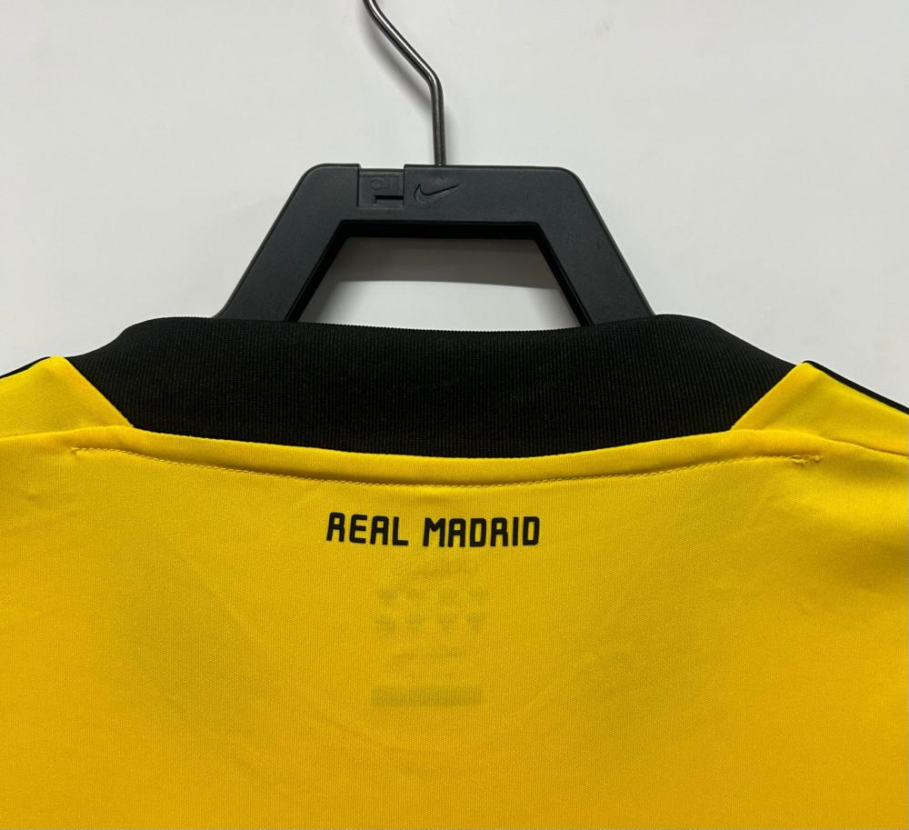 2011/2012 Retro Real Madrid Goalkeeper Football Jersey 1:1 Thai Quality
