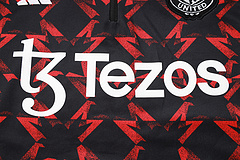 2024/2025 Manchester United Half-Pull Training Suit Black Red Football Shirt 1:1 Thai Quality Set