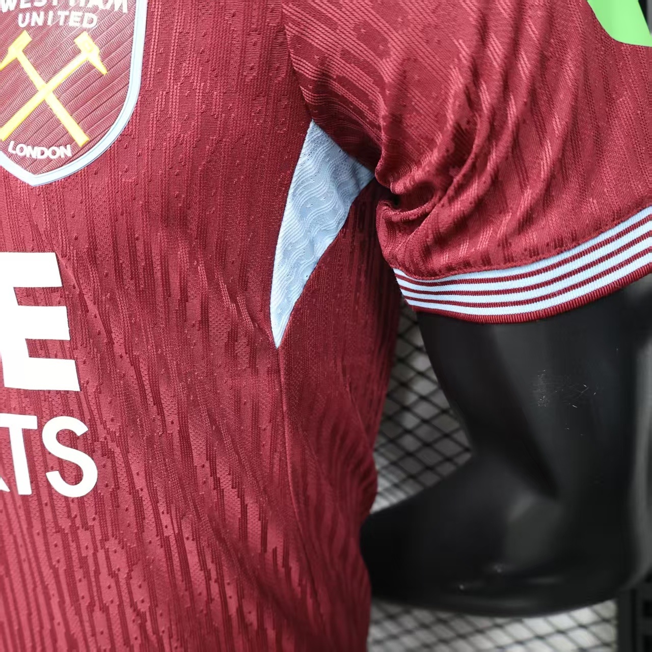 2025/2026 Player Version West Ham United Home Football Jersey 1:1 Thai quality