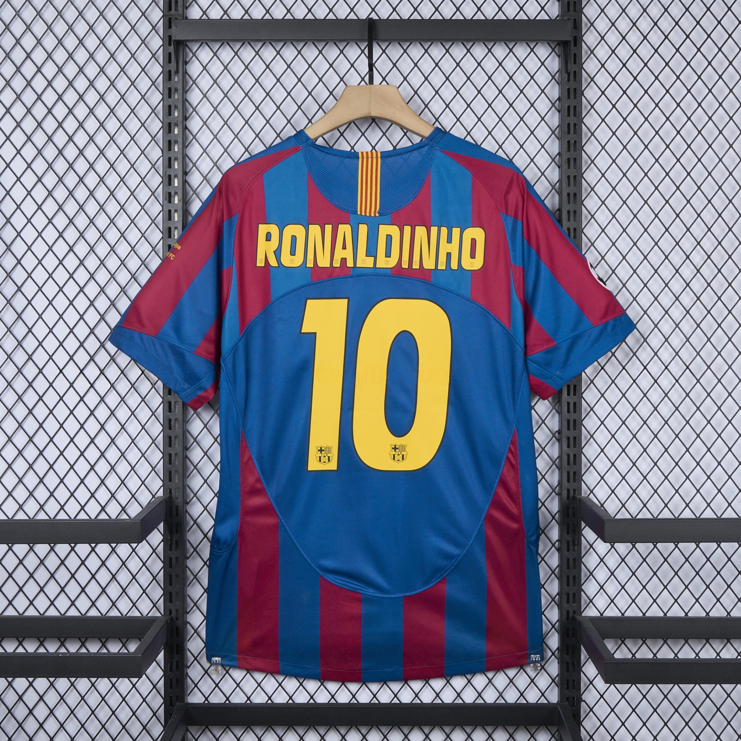 Retro Barcelona 05-06 Home Jersey - UnitedFutballJersey