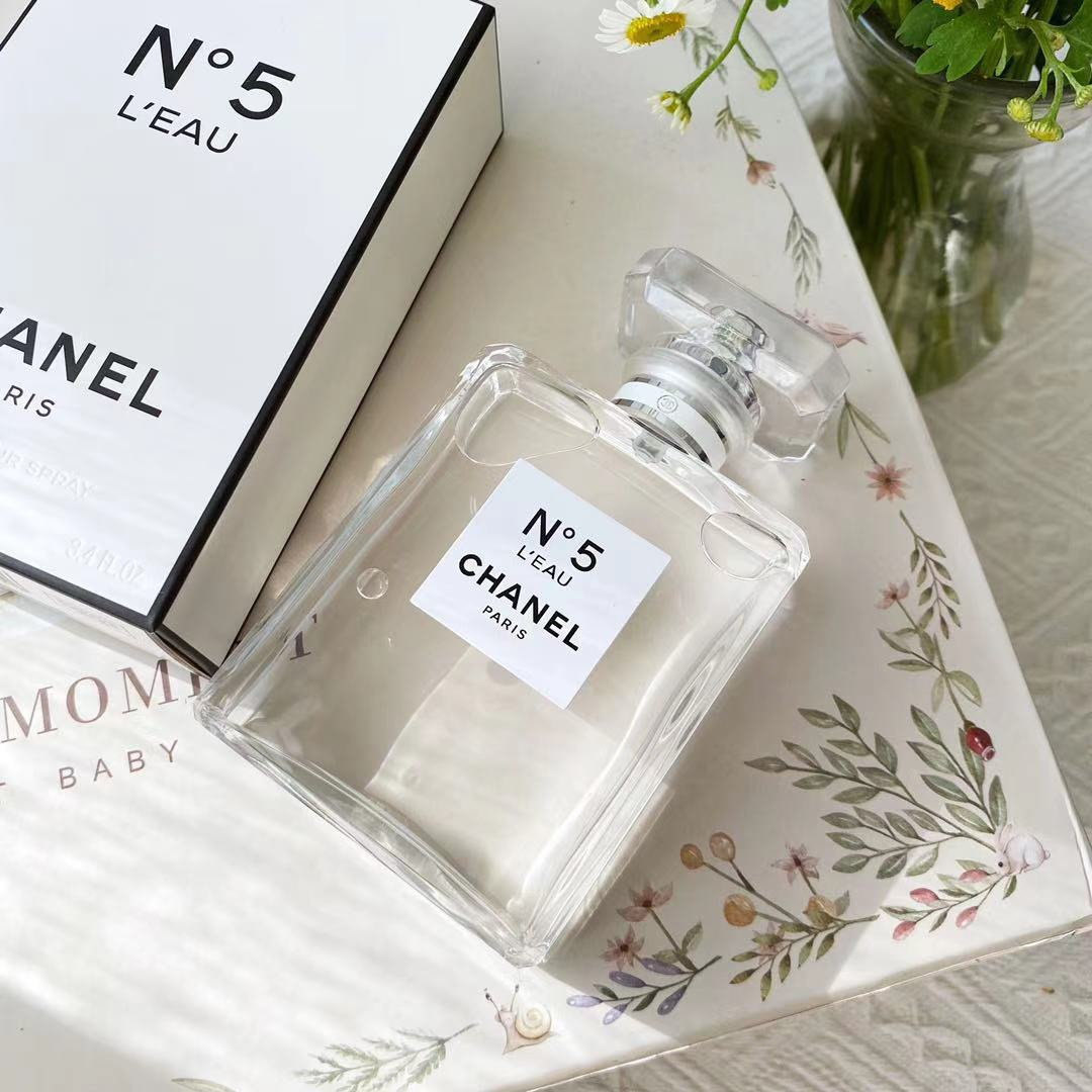 A must-have perfume, Chanel White Water N5 Chanel
