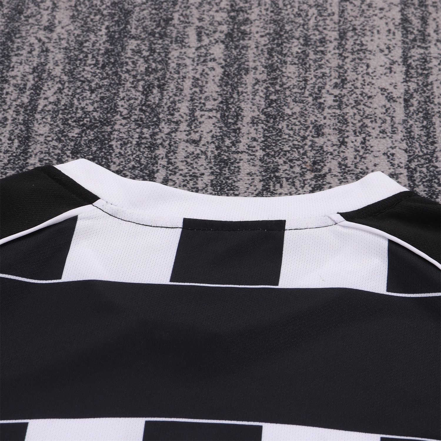Retro Juventus 2002-03 Home Kids Kit - UnitedFutballJersey