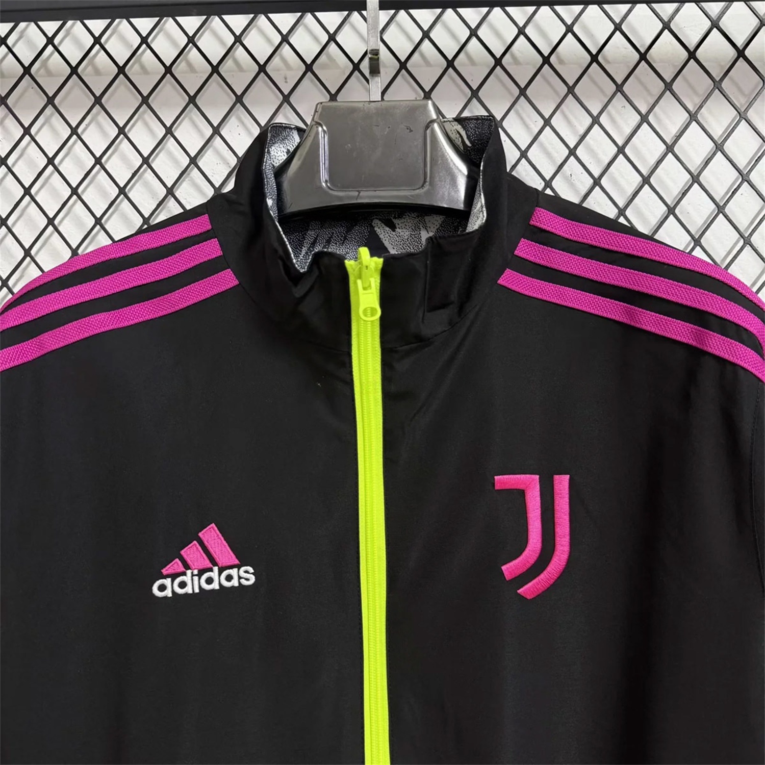 Juventus 25-26 Double Sided Reversible Windbreaker - Black & Grey - UnitedFutballJersey