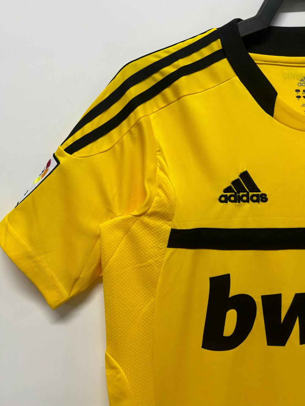 2011/2012 Retro Real Madrid Goalkeeper Football Jersey 1:1 Thai Quality
